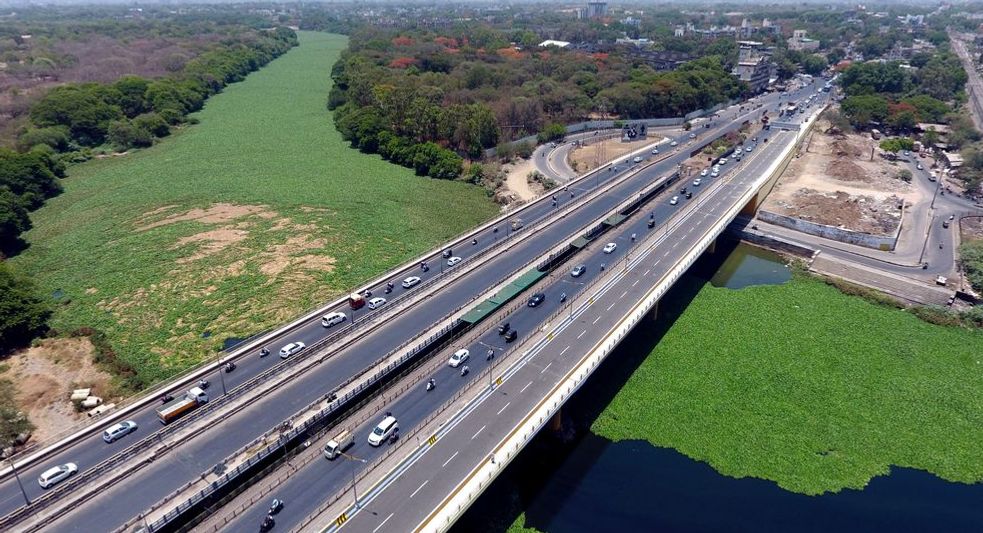 Description : Construction of Harris Bridge at Dapodi.